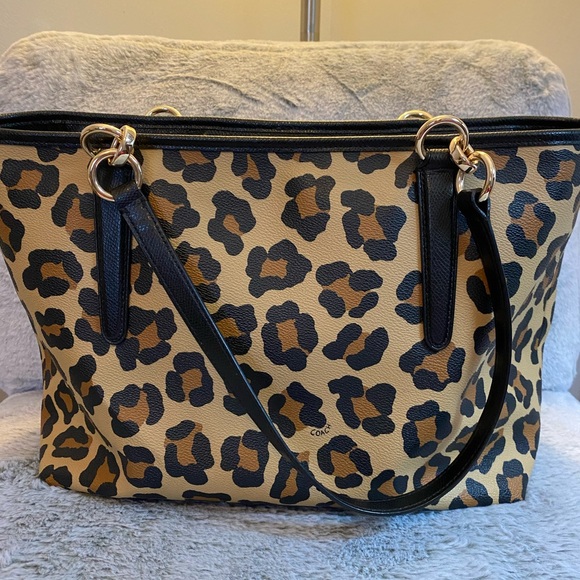 Coach Leopard Print Tote Bag - Picture 4 of 6